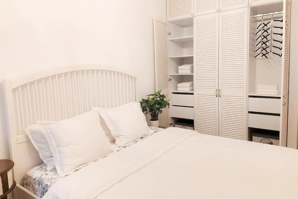 Cosy Boutique 61 Sqm Apartment - Private Parking - Ten Blocks Residence Bukarest Exteriör bild