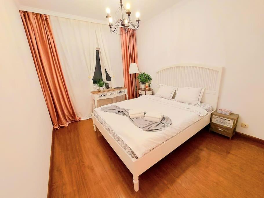 Cosy Boutique 61 Sqm Apartment - Private Parking - Ten Blocks Residence Bukarest Exteriör bild