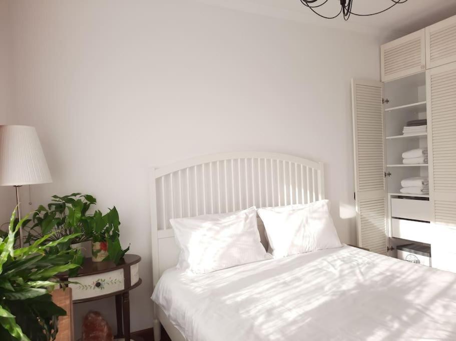 Cosy Boutique 61 Sqm Apartment - Private Parking - Ten Blocks Residence Bukarest Exteriör bild